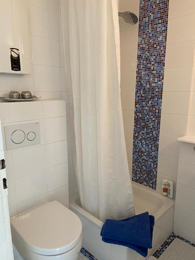 Privates Appartment Ferienwohnung Im Einfamilienhaus Düsseldorf Dış mekan fotoğraf
