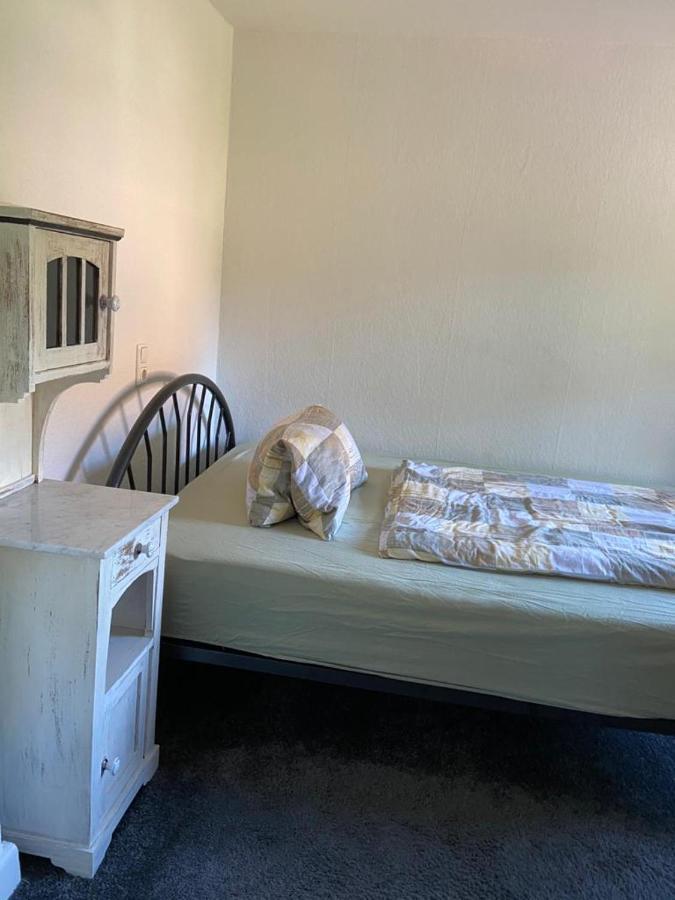 Privates Appartment Ferienwohnung Im Einfamilienhaus Düsseldorf Dış mekan fotoğraf